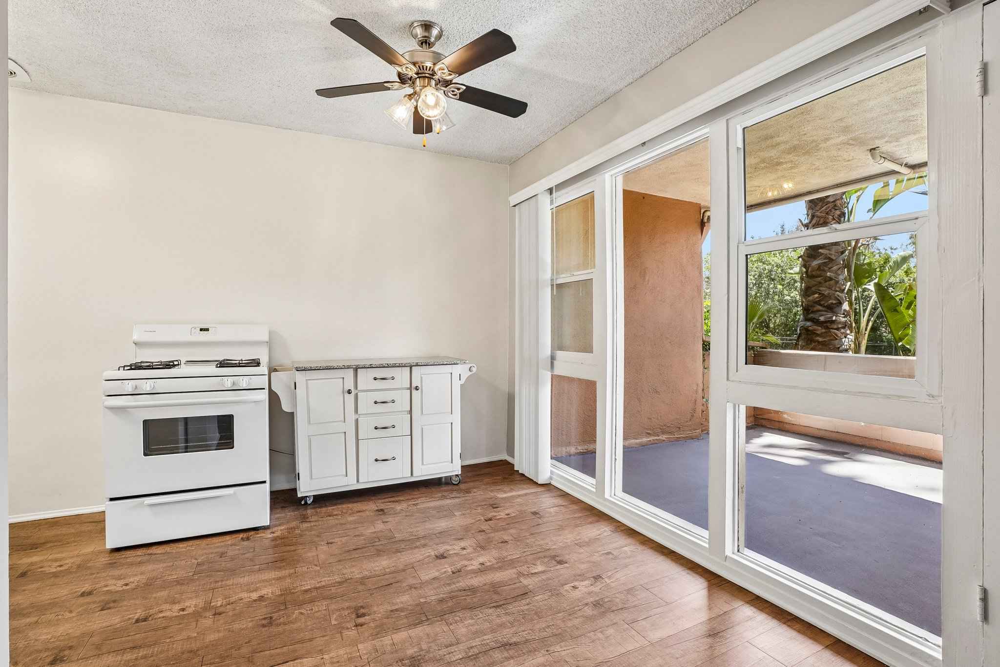 dining nook covered patio access at Terraces